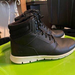 Timberland boots Mens size 9.5 with box - worn once
